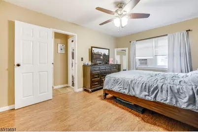 50 Elm St #B8, Morristown, NJ 07960 - Photo 13