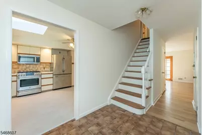 11 Cresthill Rd, Verona, NJ 07044 - Photo 5