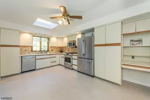 11 Cresthill Rd, Verona, NJ 07044 - Photo 9