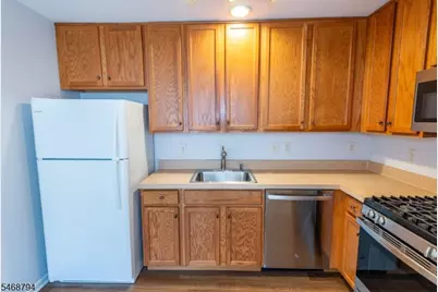 480 Pompton Ave #2, Cedar Grove, NJ 07009 - Photo 9