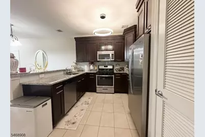 102 E Elizabeth Ave #412, Linden, NJ 07036 - Photo 3