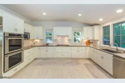 136 Montclair Ave, Montclair, NJ 07042 - Photo 19