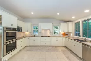 136 Montclair Ave, Montclair, NJ 07042 - Photo 19