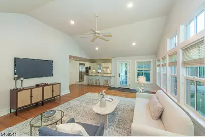 136 Montclair Ave, Montclair, NJ 07042 - Photo 15