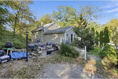 32 Northwestern Trl, Hopatcong, NJ 07843 - Photo 17