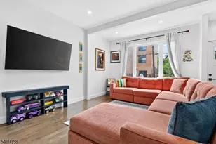 106A Astor Pl, Jersey City, NJ 07304 - Photo 5