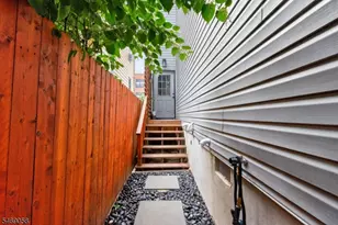 106A Astor Pl, Jersey City, NJ 07304 - Photo 25
