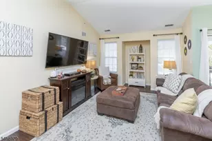 12 Overlook Dr, Lopatcong Township, NJ 08886 - Photo 5