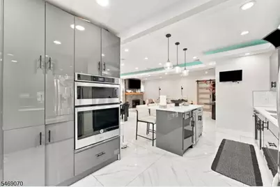 88 Burlington Ave, Paterson, NJ 07502 - Photo 9