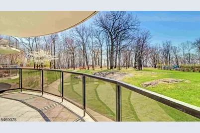 2 Claridge Dr. 1Le, Verona, NJ 07044 - Photo 1