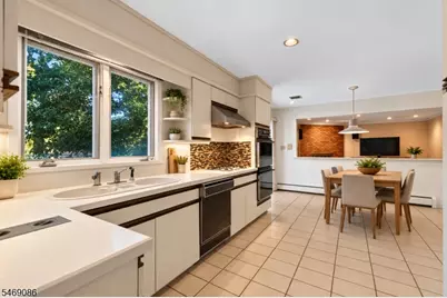 832 Creslyn Ct, Union Township, NJ 07083 - Photo 15