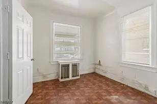 16 N 16th St, East Orange, NJ 07017 - Photo 5