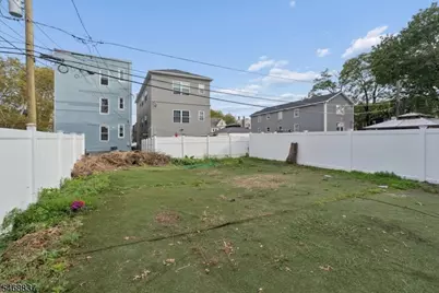 16 N 16th St, East Orange, NJ 07017 - Photo 33