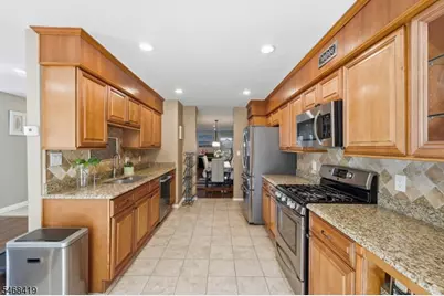 92 Laurelwood Ct, Rockaway Township, NJ 07866 - Photo 17