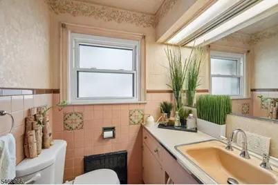107 Hansbury Ave, Newark, NJ 07112 - Photo 23