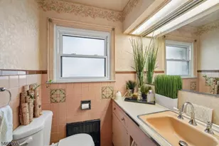107 Hansbury Ave, Newark, NJ 07112 - Photo 23