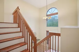 31 Castle Ridge Dr, East Hanover Township, NJ 07936 - Photo 17