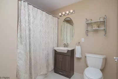 202 Edmonton Ct, Livingston, NJ 07039 - Photo 21
