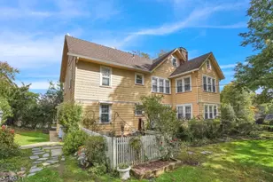 540 Up Mountain Ave, Montclair, NJ 07043 - Photo 3
