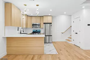 32 Oak Bend Rd, West Orange Township, NJ 07052 - Photo 11