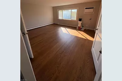 839 Riverside Ave, Lyndhurst Township, NJ 07071 - Photo 3