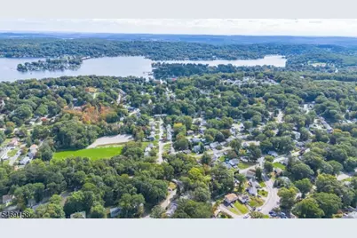 204 Idalroy Trl, Hopatcong, NJ 07843 - Photo 23