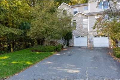 389 Summerhill Dr, Parsippany, NJ 07950 - Photo 3
