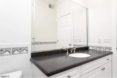 389 Summerhill Dr, Parsippany, NJ 07950 - Photo 7