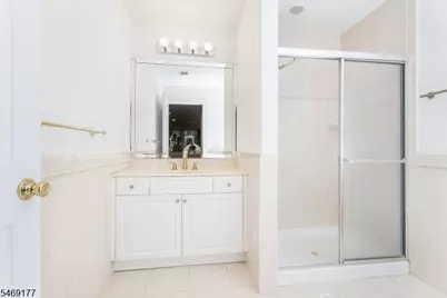 389 Summerhill Dr, Parsippany, NJ 07950 - Photo 27
