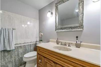 33 Ballston St, Bloomingdale, NJ 07403 - Photo 17