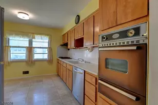34 West Pkwy, Pequannock Township, NJ 07440 - Photo 11