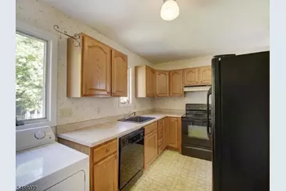 756 Pinewood Rd, Union Township, NJ 07083 - Photo 7