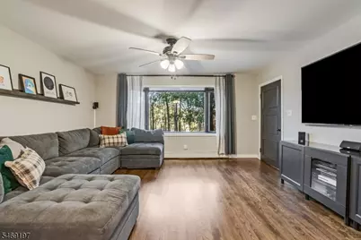 83 Tomahawk Trl, Sparta Township, NJ 07871 - Photo 11