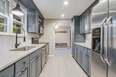 83 Tomahawk Trl, Sparta Township, NJ 07871 - Photo 7