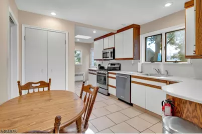 10 Overlook Ter, Bloomfield, NJ 07003 - Photo 11