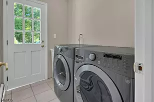 8 Cedar Ln, Roseland, NJ 07068 - Photo 33