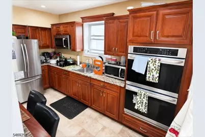 39 Hollywood Ave, Hillside, NJ 07205 - Photo 3