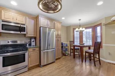 83 Leonardo Ct, West Orange Township, NJ 07052 - Photo 3
