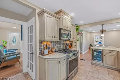 32 New St, Wayne, NJ 07470 - Photo 9
