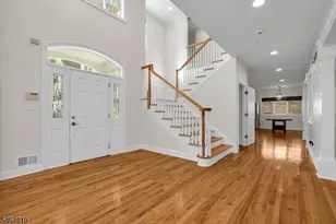 8 Chapel Hill Ct, Cedar Grove, NJ 07009 - Photo 5