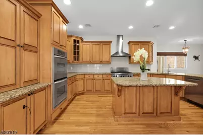 8 Chapel Hill Ct, Cedar Grove, NJ 07009 - Photo 17