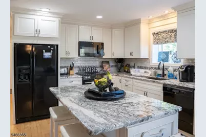 581 Montgomery Rd, Hillsborough Township, NJ 08844 - Photo 9