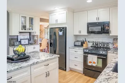 581 Montgomery Rd, Hillsborough Township, NJ 08844 - Photo 7