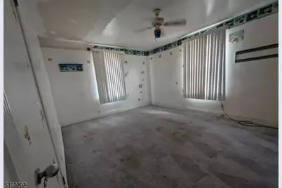 349 Parker St, Newark, NJ 07104 - Photo 7