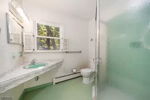 8 Hathaway Dr, New Providence, NJ 07974 - Photo 29