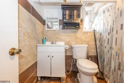 129 Howard Ave, Passaic, NJ 07055 - Photo 21