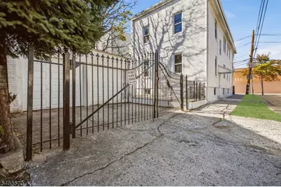 354 Clinton Pl, Newark, NJ 07112 - Photo 27