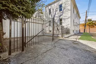 354 Clinton Pl, Newark, NJ 07112 - Photo 27