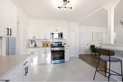 354 Clinton Pl, Newark, NJ 07112 - Photo 11