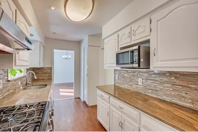 1071 Lorraine Ave, Union Township, NJ 07083 - Photo 23
